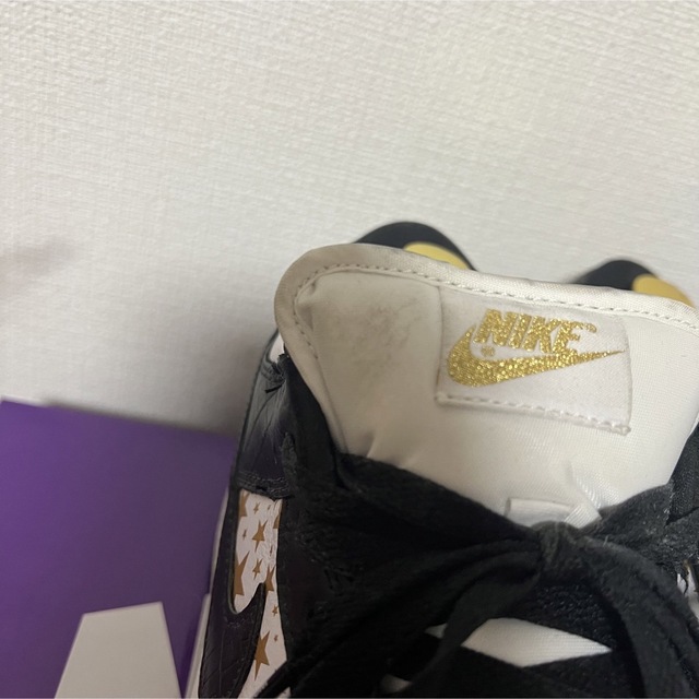 NIKE(ナイキ)のSupreme  Nike SB Dunk Low OG Gold Stars メンズの靴/シューズ(スニーカー)の商品写真