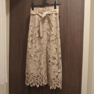 ジルスチュアート(JILLSTUART)のJILLSTUART ファンナフェイクレザースカート BEIGE(ロングスカート)