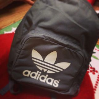 アディダス(adidas)の新品未使用！人気のグレー！リュック(リュック/バックパック)