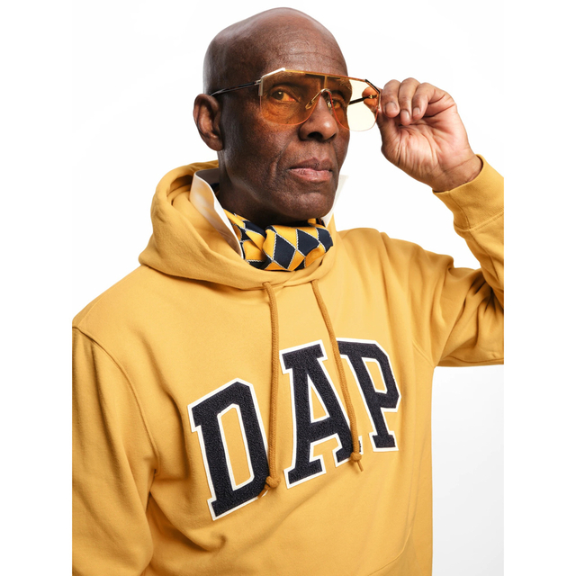 GAP(ギャップ)の新品未使用 Gap Dapper Dan DAP Hoodie L Yellow メンズのトップス(パーカー)の商品写真