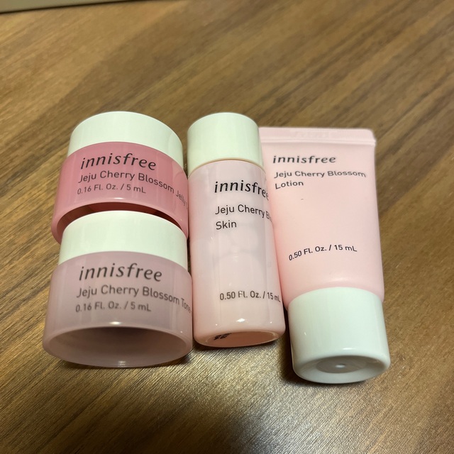 Innisfree(イニスフリー)のイニスフリーチェリーブロッサムスペシャルキット ミニサイズ コスメ/美容のキット/セット(サンプル/トライアルキット)の商品写真