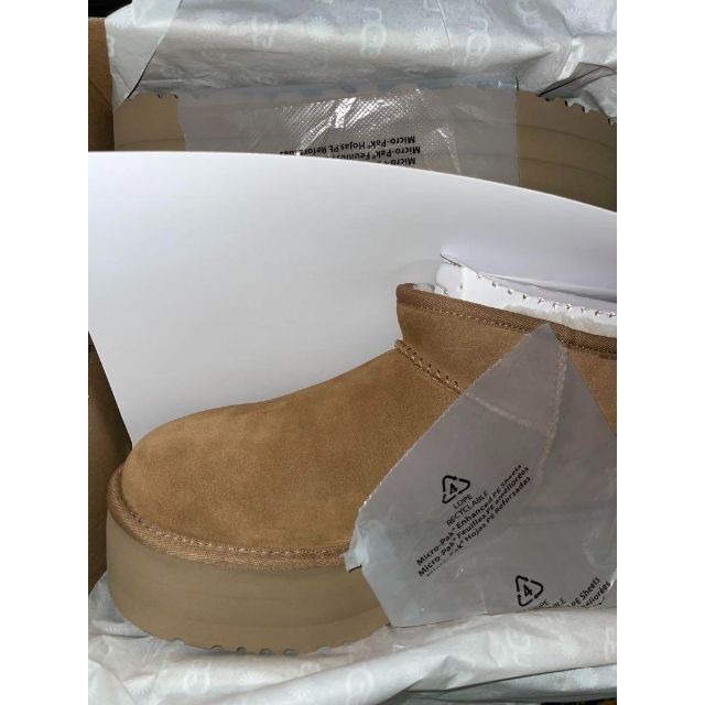 UGG CLASSIC ULTRA MINI PLATFORM 26cm レディースの靴/シューズ(ブーツ)の商品写真
