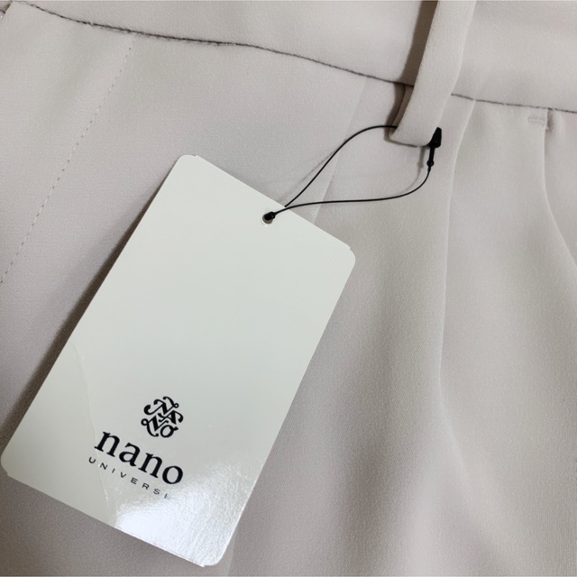 nano・universe(ナノユニバース)の【新品タグ付】nano universeクロップドパンツ　テーパードパンツ レディースのパンツ(カジュアルパンツ)の商品写真