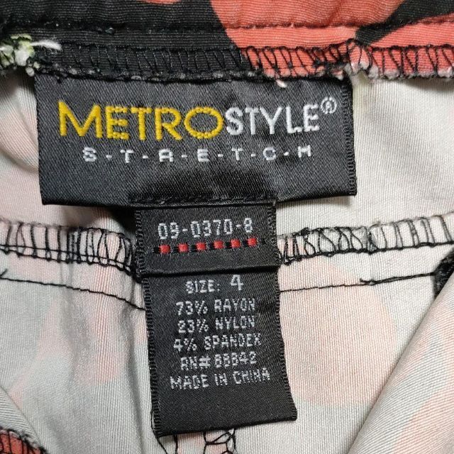 METROSTYLE 　サイズ4　花柄スカート　ストレッチ レディースのスカート(ひざ丈スカート)の商品写真