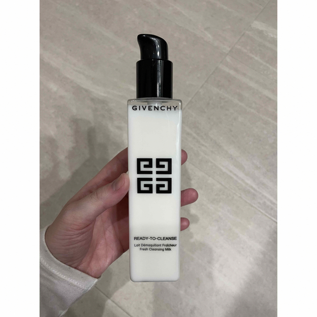 GIVENCHY(ジバンシィ)の【1回のみ使用】GVENCHY レディ トゥ クレンズミルク コスメ/美容のスキンケア/基礎化粧品(クレンジング/メイク落とし)の商品写真