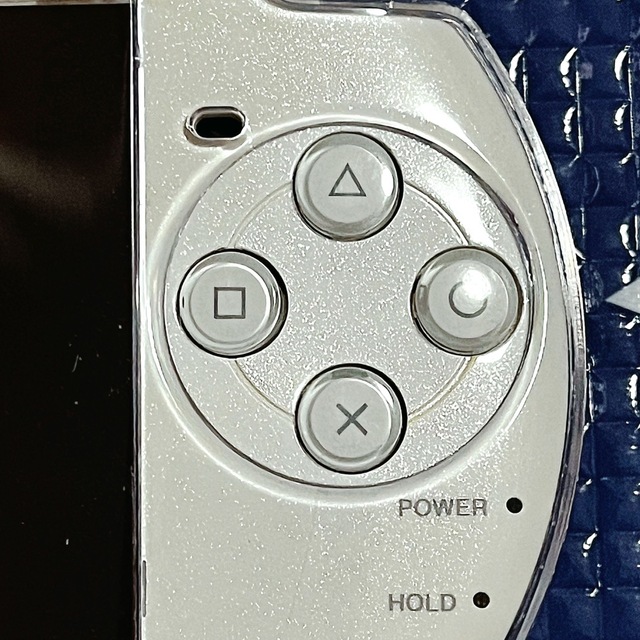 PlayStation Portable(プレイステーションポータブル)のPSP 3000 ホワイト　ジャンク エンタメ/ホビーのゲームソフト/ゲーム機本体(携帯用ゲーム機本体)の商品写真