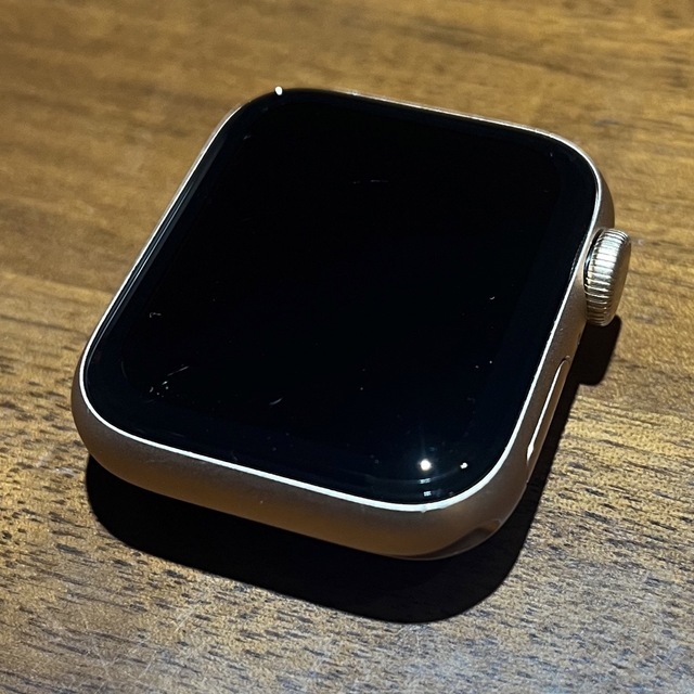 Apple Watch(アップルウォッチ)のAPPLE WATCH SE GPSモデル GOAL MKQ03J/A スマホ/家電/カメラのスマートフォン/携帯電話(その他)の商品写真