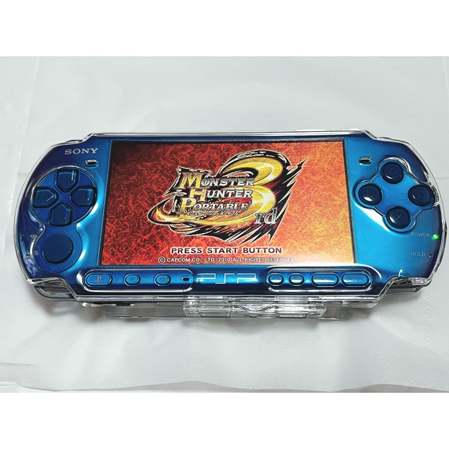 PlayStation Portable(プレイステーションポータブル)のPSP 3000 ブルー　本体　充電器セット エンタメ/ホビーのゲームソフト/ゲーム機本体(携帯用ゲーム機本体)の商品写真