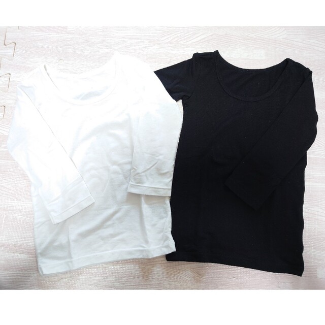 UNIQLO　ヒートテック　白　黒　80 キッズ/ベビー/マタニティのベビー服(~85cm)(シャツ/カットソー)の商品写真