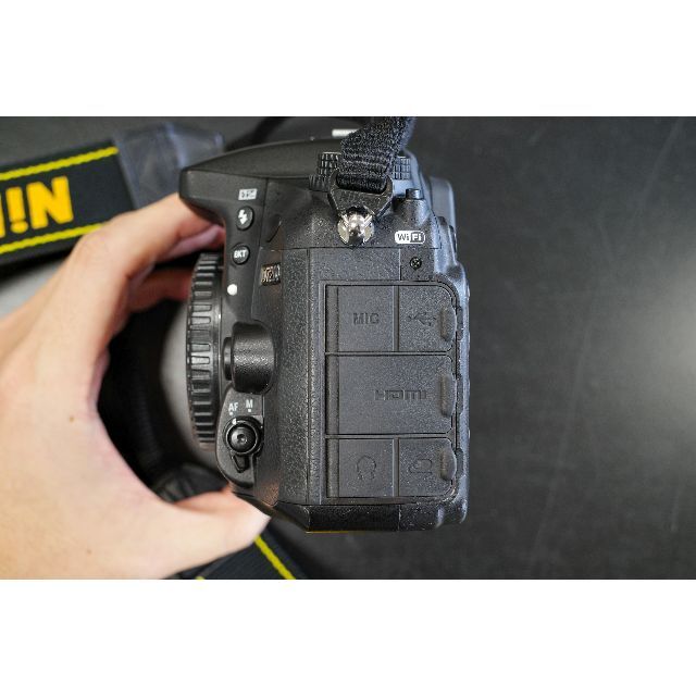 Nikon(ニコン)の【美品】Nikon D7200 縦グリップ付き スマホ/家電/カメラのカメラ(デジタル一眼)の商品写真