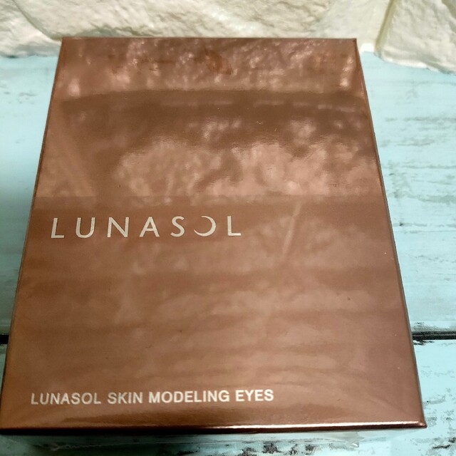 LUNASOL(ルナソル)のルナソル スキンモデリングアイズ 01 Beige Beige コスメ/美容のベースメイク/化粧品(アイシャドウ)の商品写真