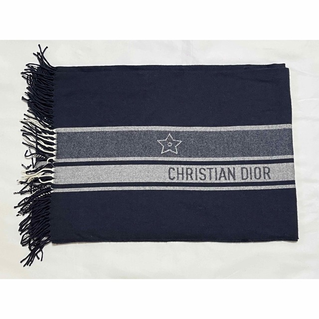 Christian Diorのグレーのマフラー