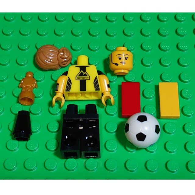 Lego(レゴ)の【新品】LEGO ミニフィギュアシリーズ２４ サッカー審判 レゴ キッズ/ベビー/マタニティのおもちゃ(知育玩具)の商品写真