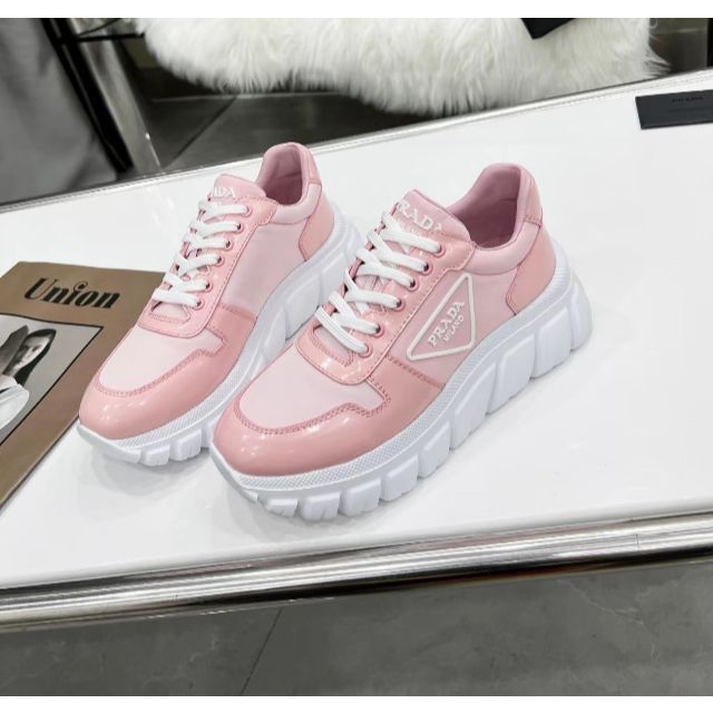PRADA プラダ 靴 スニーカー スリッポン レディース メンズ 人気ブランド-