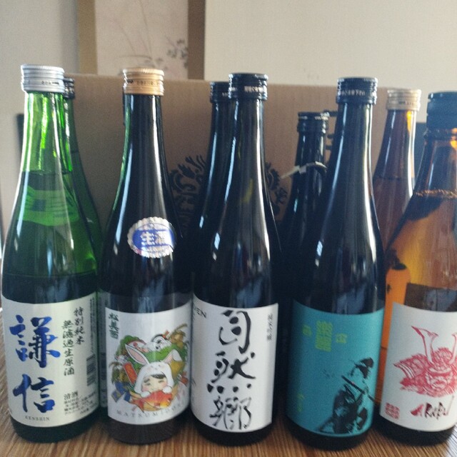 日本酒 四合瓶 １０本謙信など約半額 - 日本酒