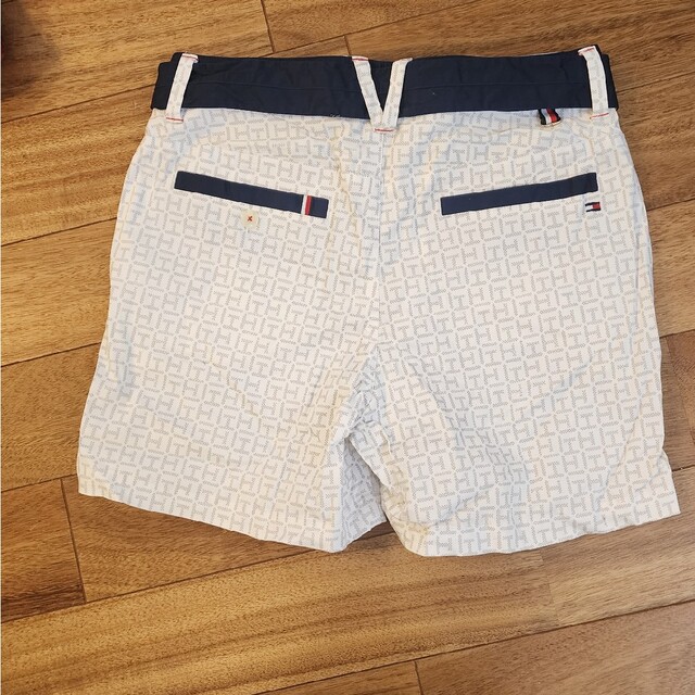 TOMMY HILFIGER(トミーヒルフィガー)のトミーフィルフィガー　ハーフパンツM スポーツ/アウトドアのゴルフ(ウエア)の商品写真