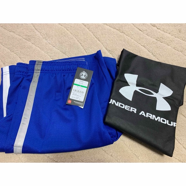 UNDER ARMOUR(アンダーアーマー)のアンダーアーマー　ハーフパンツ　Lサイズ スポーツ/アウトドアのトレーニング/エクササイズ(トレーニング用品)の商品写真