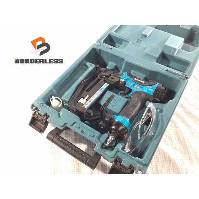 ☆品☆makita マキタ 高圧フロアタッカ AT450HA エアダスタ機能付き ケース 66118工具