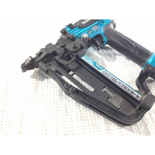 ☆品☆makita マキタ 高圧フロアタッカ AT450HA エアダスタ機能付き ケース 66118