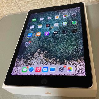 iPad - Apple iPad 第6世代 Wi-Fiモデル 32GB スペースグレイの通販 by ...