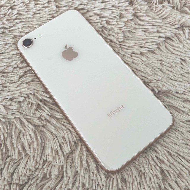 iPhone(アイフォーン)のApple iPhone8 64GB MQ7A2J/A ゴールド  SIMフリー スマホ/家電/カメラのスマートフォン/携帯電話(スマートフォン本体)の商品写真