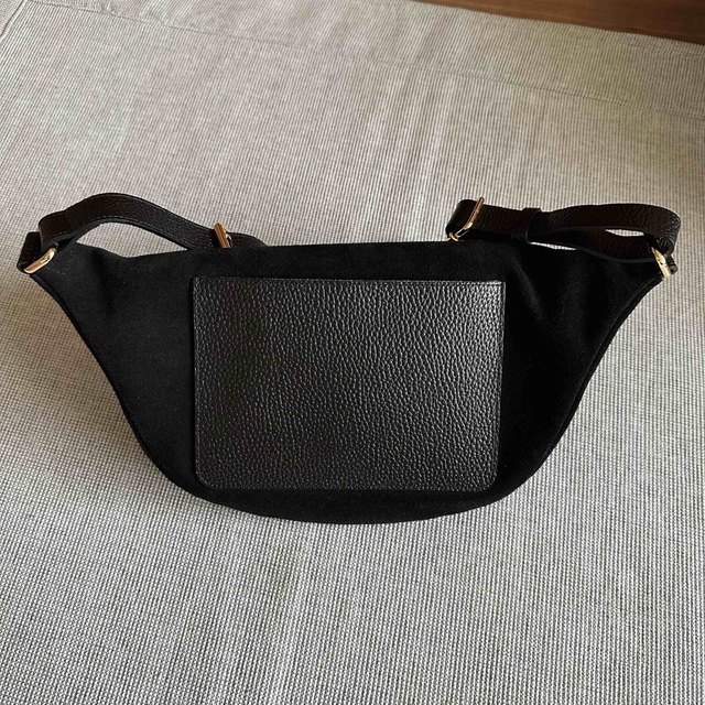 BEAUTY&YOUTH UNITED ARROWS(ビューティアンドユースユナイテッドアローズ)のchiiiibag スエードウエストバッグ　black 黒 レディースのバッグ(ボディバッグ/ウエストポーチ)の商品写真