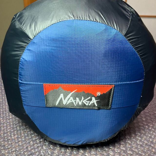 お買い得品 NANGA ナンガ シュラフ 寝袋 1100DX ネイビー×ブラック-