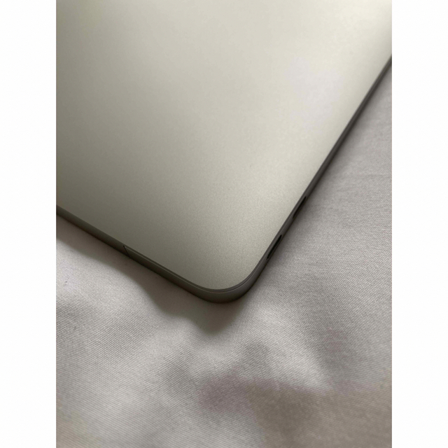 Apple(アップル)のMacBook Air 2020 シルバー スマホ/家電/カメラのPC/タブレット(ノートPC)の商品写真