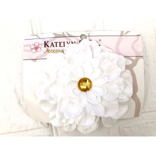 ★Katelyn&Co.★sweet flower　ホワイト　ヘアクリップ★(その他)