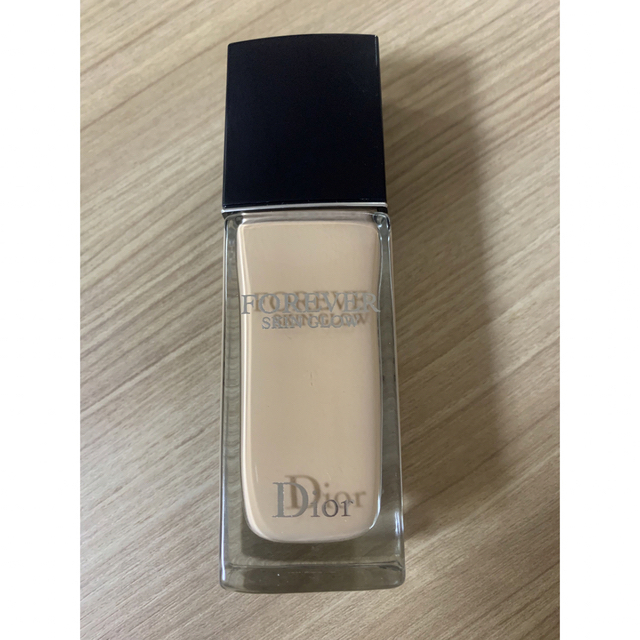 Dior(ディオール)のディオール　フォーエヴァーフルイドグロウ　1N コスメ/美容のベースメイク/化粧品(ファンデーション)の商品写真