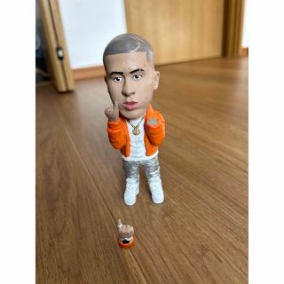 値下げ中！バッドバニー　人形　bad bunny 手作り　彫刻