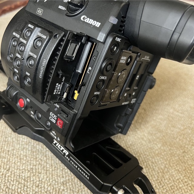 CINEMA EOS CANON EOS C200ボディ TILTAリグ付き スマホ/家電/カメラのカメラ(ビデオカメラ)の商品写真