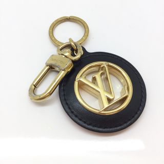 LOUIS VUITTON - LOUIS VUITTON キーホルダー/ポルトクレ.LVポンヌフの