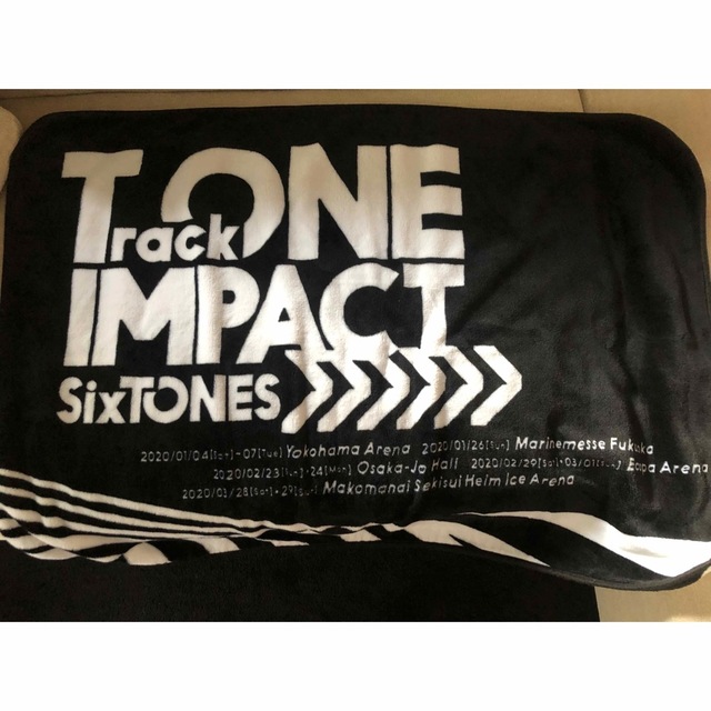 SixTONES(ストーンズ)のSixTONES ブランケット TrackONEIMPACT  エンタメ/ホビーのタレントグッズ(アイドルグッズ)の商品写真