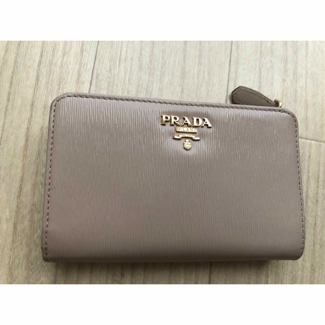 最終値下げ　美品　プラダ　PRADA 財布　ピンクベージュレディース