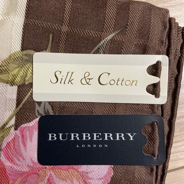 BURBERRY(バーバリー)のBURBERRY シルク＆コットン ハンカチ レディースのファッション小物(ハンカチ)の商品写真