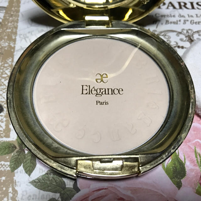 Elégance.(エレガンス)のエレガンス スタイリッシュコンパクトルースパウダー コスメ/美容のベースメイク/化粧品(フェイスパウダー)の商品写真