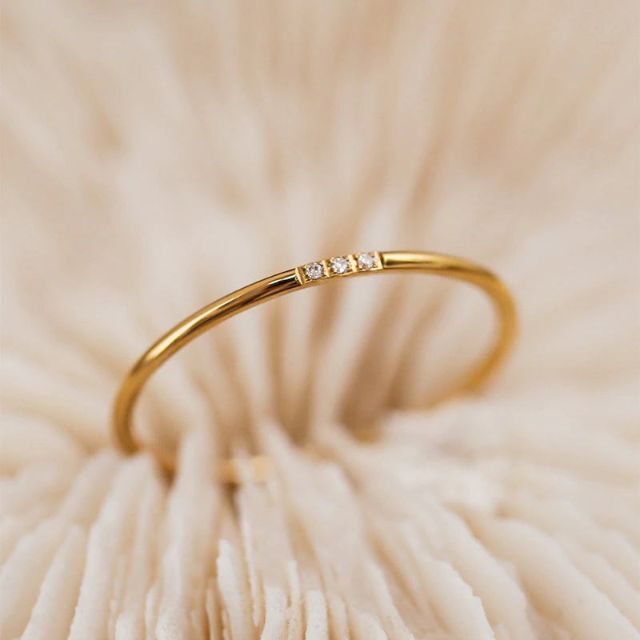 k18色ゴールド ピンキー ファインリング結婚指輪czダイヤモンド細目ステンレス レディースのアクセサリー(リング(指輪))の商品写真