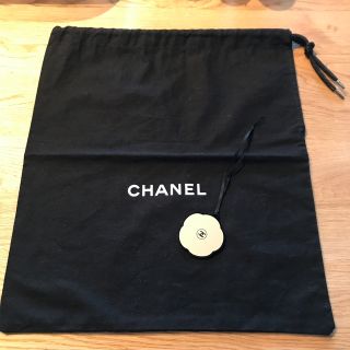 シャネル(CHANEL)のrさま専用❣️CHANEL 巾着とチャーム(ポーチ)