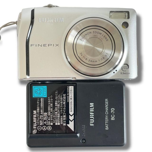 富士フイルム(フジフイルム)の【動作確認済み】FUJIFILM　FinePix F40fd　デジカメ スマホ/家電/カメラのカメラ(コンパクトデジタルカメラ)の商品写真