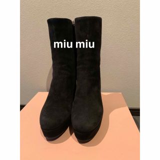 ミュウミュウ(miumiu)のミュウミュウmiumiu／ブーツ スエード美品(ブーツ)