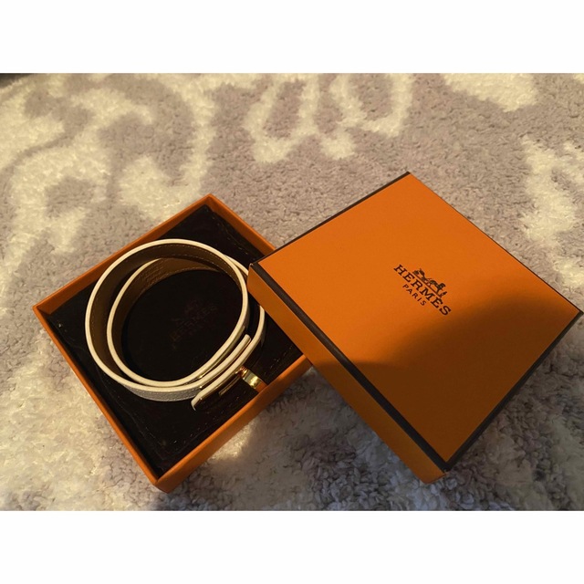 Hermes(エルメス)のエルメス　HERMES ブレスレット　ホワイト レディースのアクセサリー(ブレスレット/バングル)の商品写真