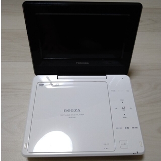 トウシバ(東芝)のポータブルDVDプレーヤー　東芝　TOSHIBA　SD-P710S(DVDプレーヤー)