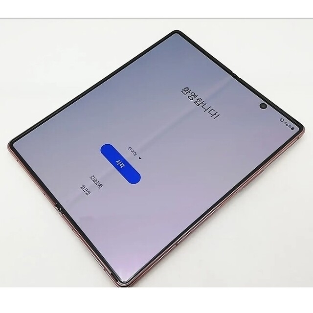 最終値下Galaxy Z Fold2 5G  256 GB SIMフリー 韓国版 スマホ/家電/カメラのスマートフォン/携帯電話(スマートフォン本体)の商品写真