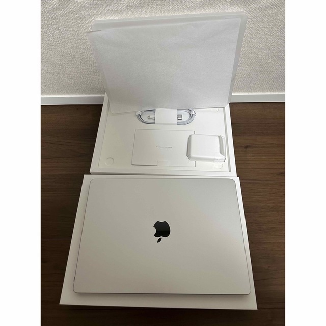 Apple(アップル)の【超超超美品】MacBook Pro 16インチ MK1E3J/A M1Pro スマホ/家電/カメラのPC/タブレット(ノートPC)の商品写真