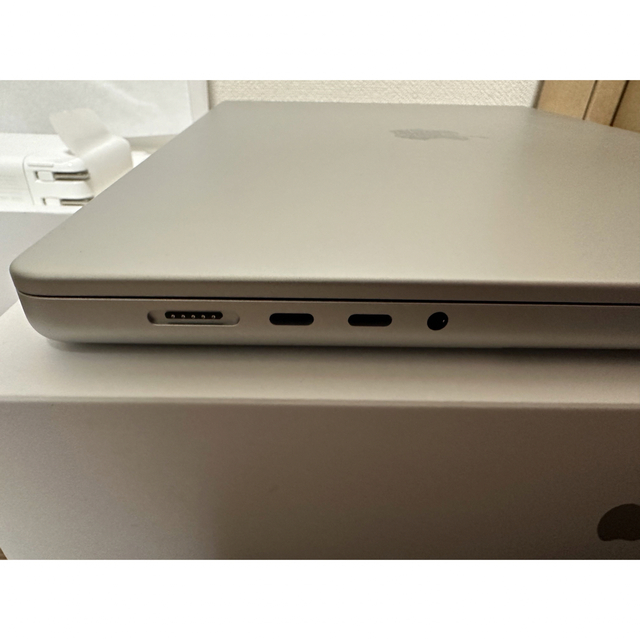 Apple(アップル)の【超超超美品】MacBook Pro 16インチ MK1E3J/A M1Pro スマホ/家電/カメラのPC/タブレット(ノートPC)の商品写真