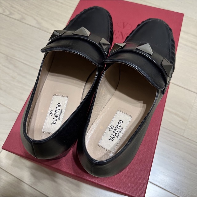 VALENTINO - VALENTINO ロックスタッズローファーの通販 by m's shop