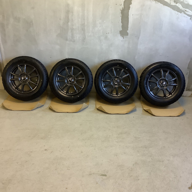 スタッドレスタイヤ・ホイール4本セット　185／65R15