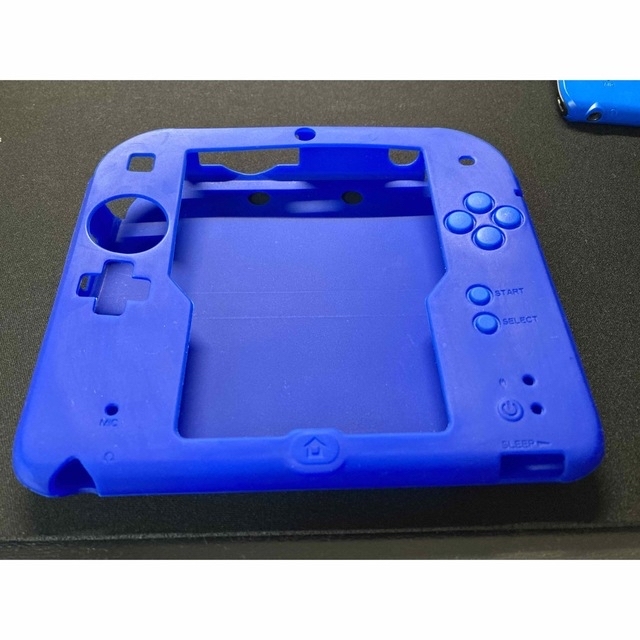 ニンテンドー2DS(ニンテンドー2DS)のニンテンドー2DS エンタメ/ホビーのゲームソフト/ゲーム機本体(携帯用ゲーム機本体)の商品写真