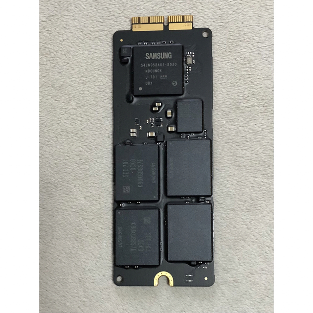 Apple(アップル)のApple SSD 1TB (MacBook pro 2015からのもの) スマホ/家電/カメラのPC/タブレット(PCパーツ)の商品写真